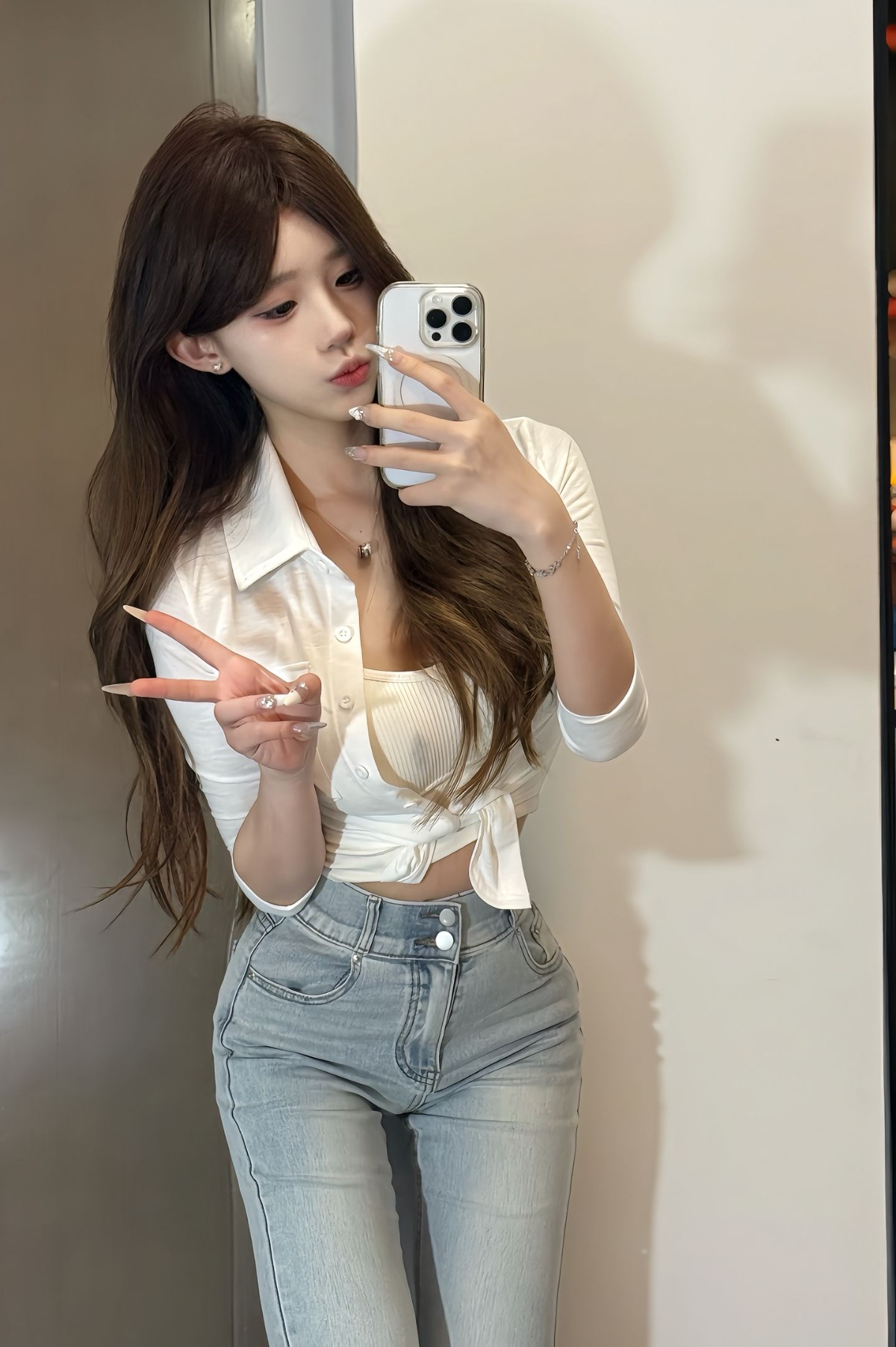 约甜甜妹子做爱爽嗨了