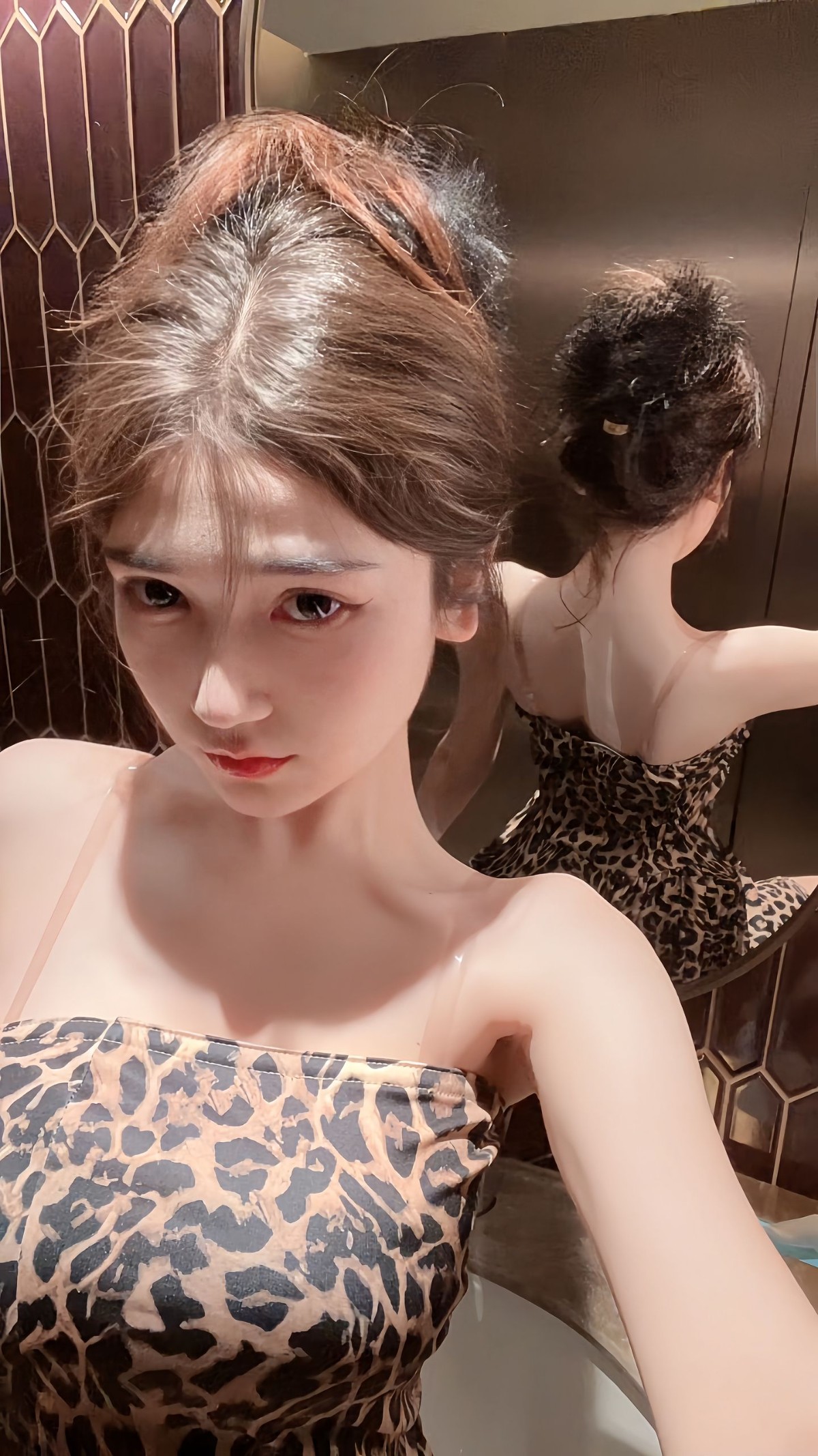 性感小辣妹玩的非常开放