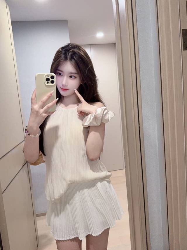 沙区新人妹妹白白嫩嫩