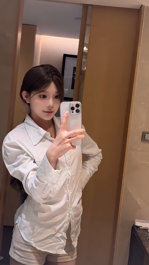 甜妹b嫩b紧可以冲