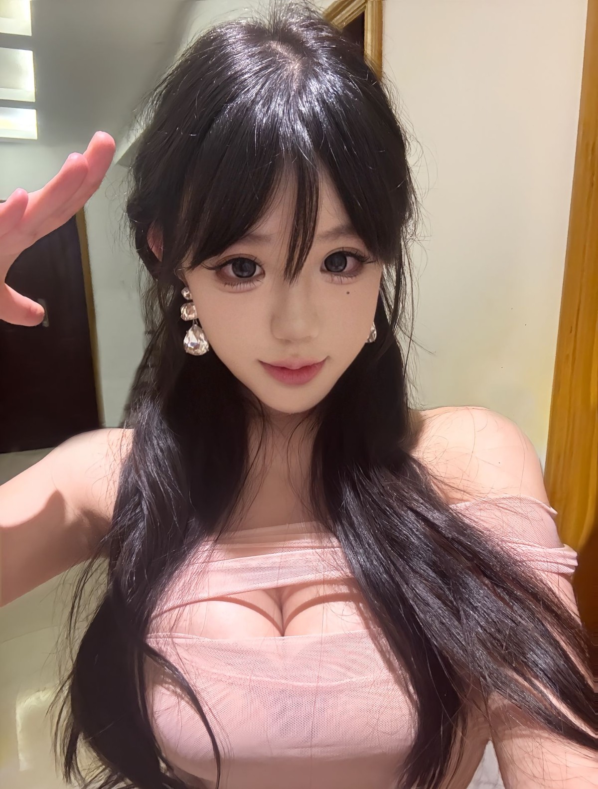 巨乳妹奶夹吃屌爽爆了