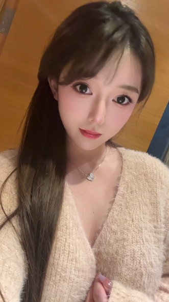 高颜值妹子粉嫩馒头逼