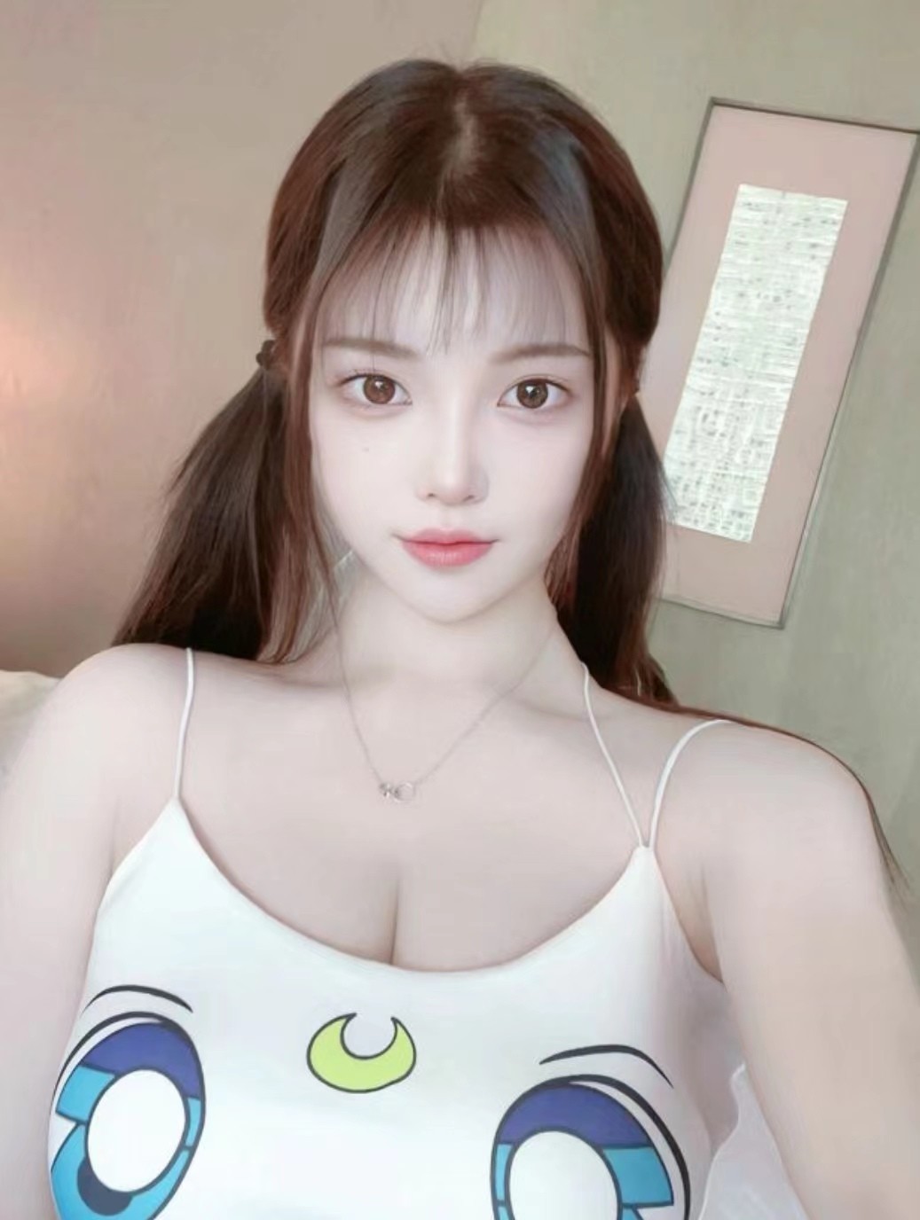 极品肥穴扣一下她就有水了