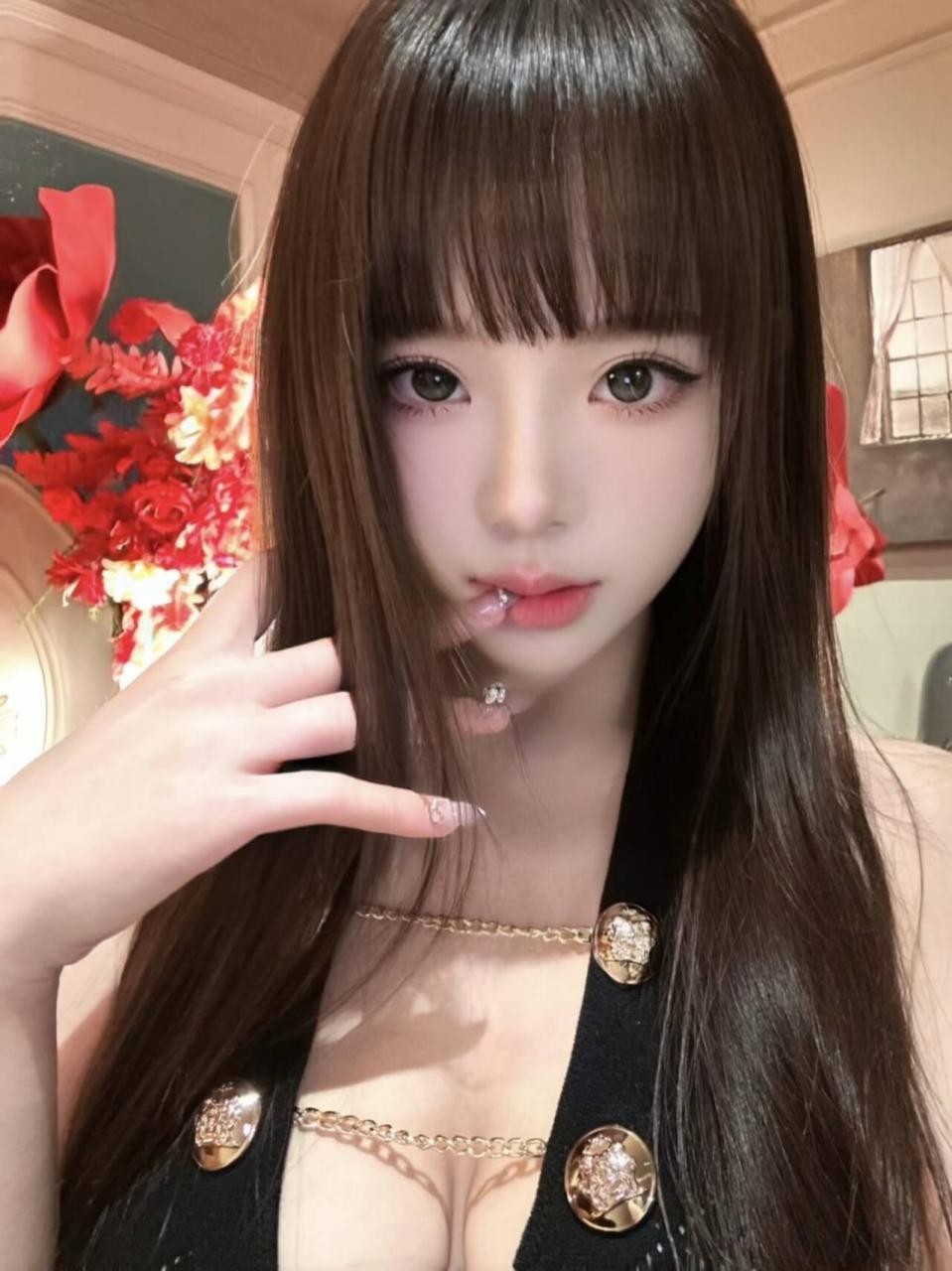 浦东性感大眯眯调情骚逼妹子