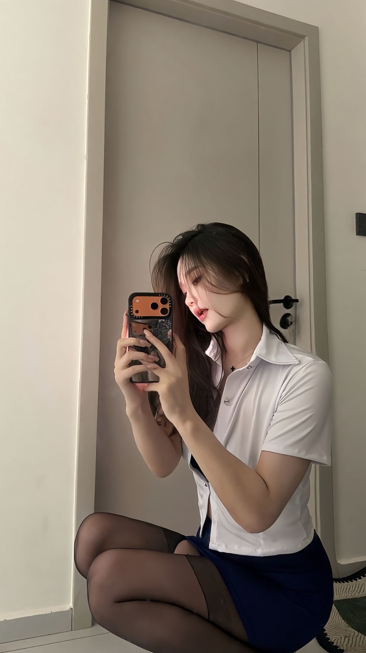 曝光个长腿美女