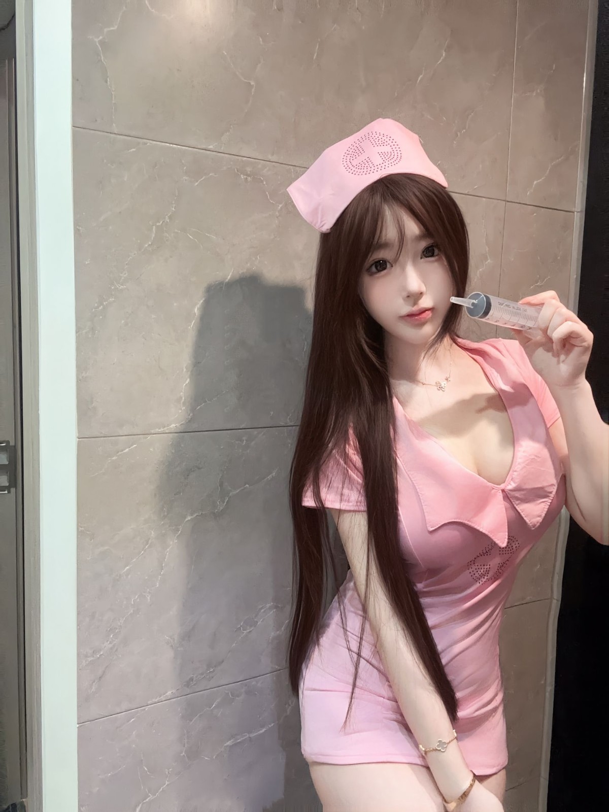 义乌甜妹b粉嫩插入她阴道爽爽的