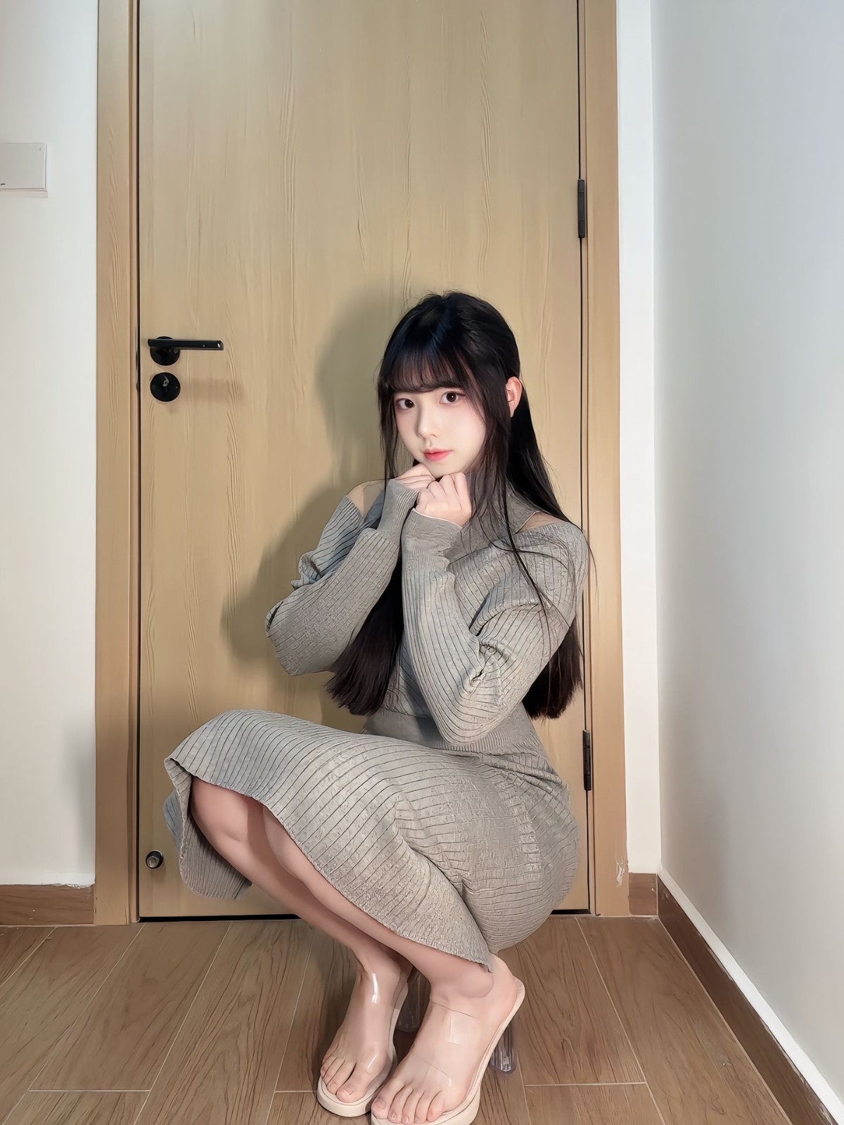 宝藏嫩妹胸大屁股大