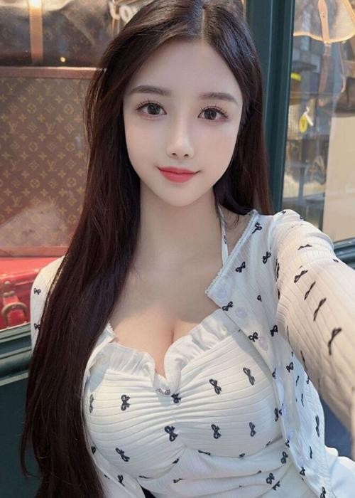 西安这么极品的的妞在我身下浪