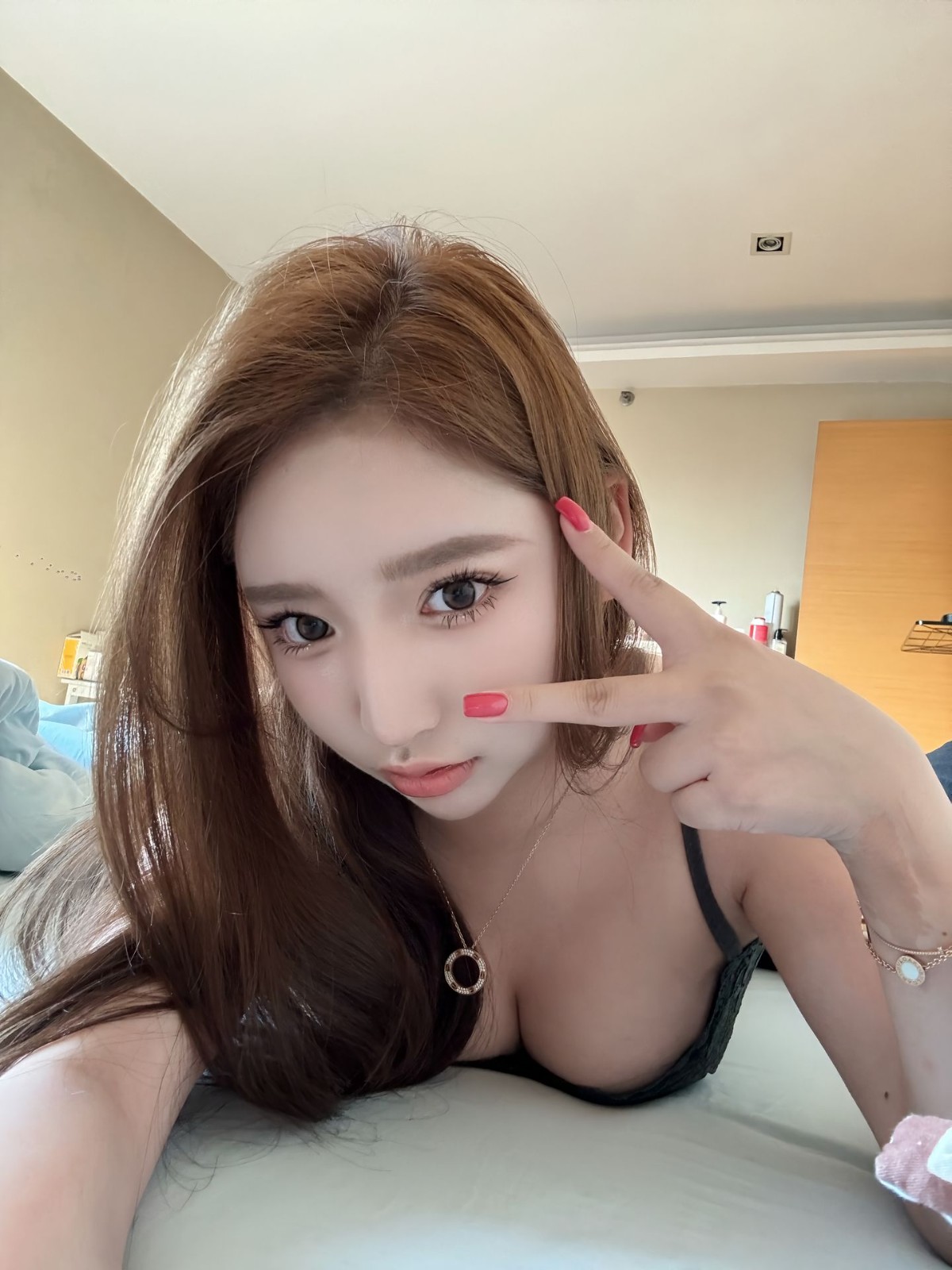 胶州大奶美女先插嘴在插b爽爽的