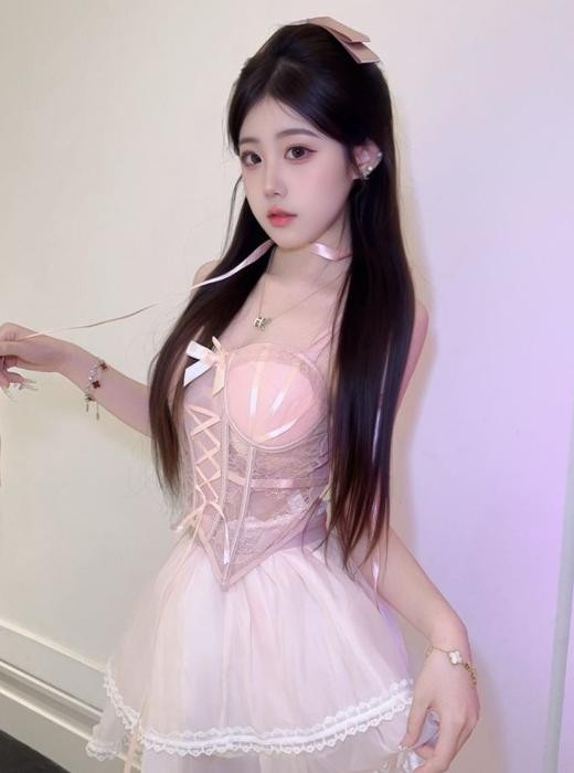 武汉高颜值妹子可舌吻姿势多多