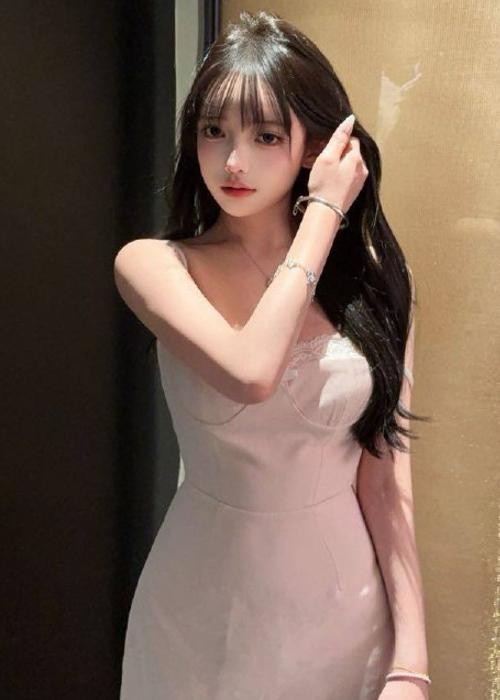 呼市这么极品的的妞在我身下浪