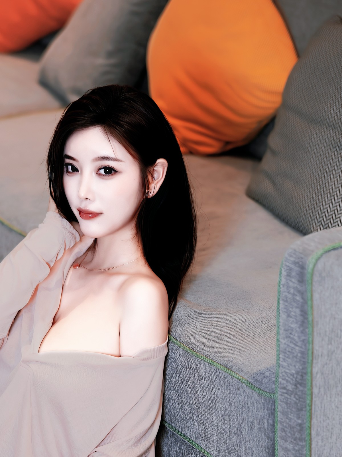 极品的空虚年轻少妇