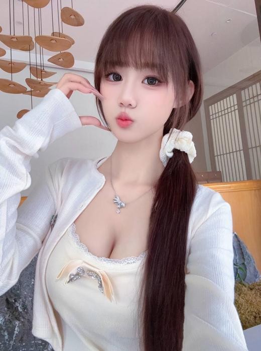 上城嫩妹小穴很紧很爽