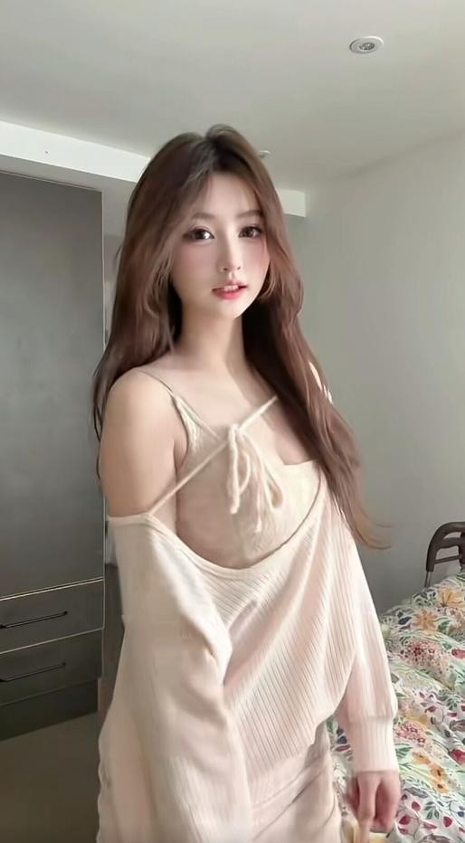 很喜欢吃屌的一个妹子