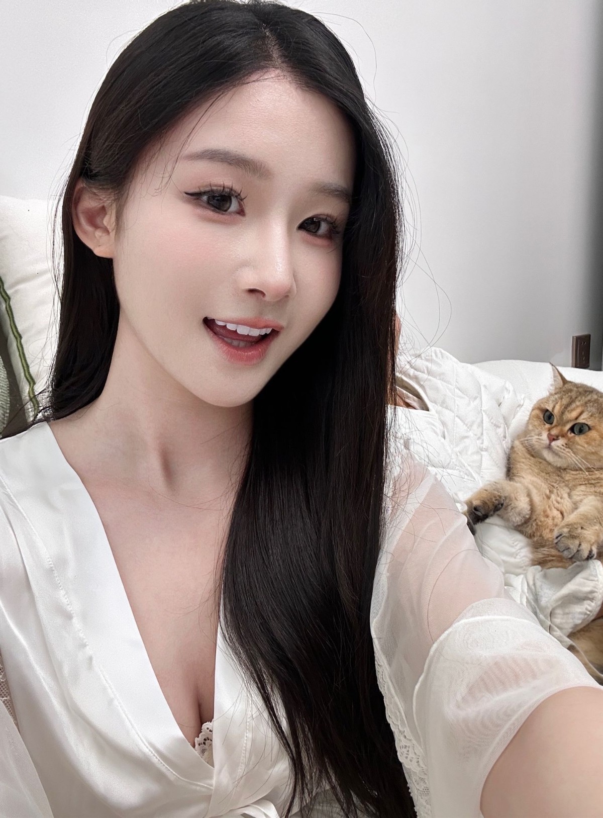 欣欣美女骚又欲干的爽