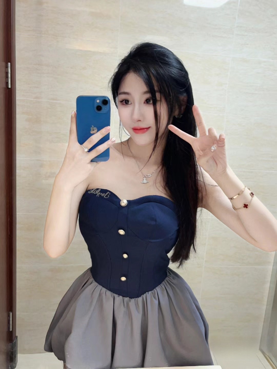 超骚反差婊很泻火