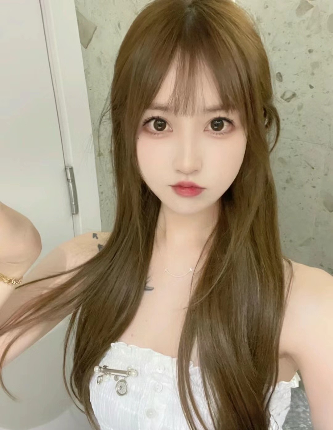 白皙粉嫩妹子精尽人亡的节奏