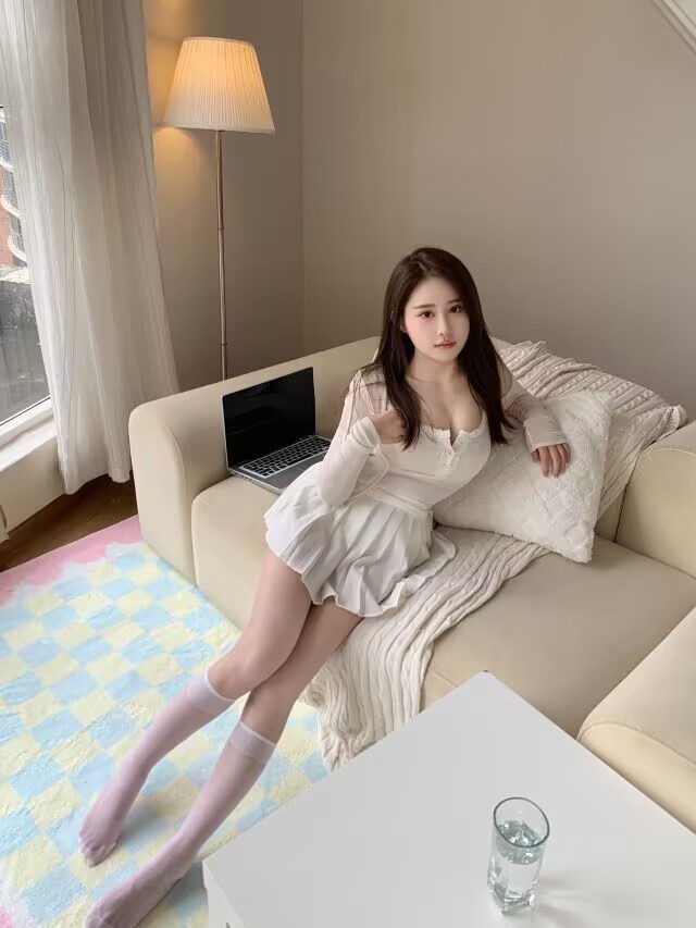 漂亮妹子人照一致奶子超级柔软