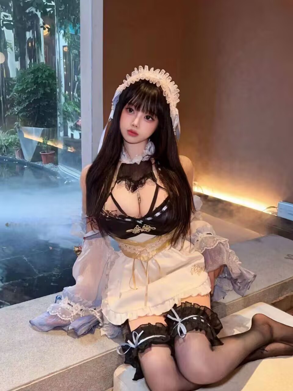 长腿大奶床上很放的开